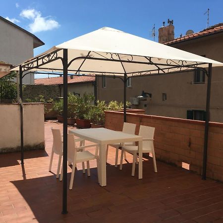 Casa Marina Apartment Кастильоне дела Пеская Екстериор снимка