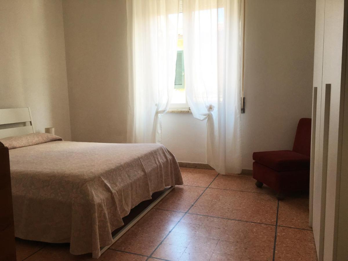 Casa Marina Apartment Кастильоне дела Пеская Екстериор снимка