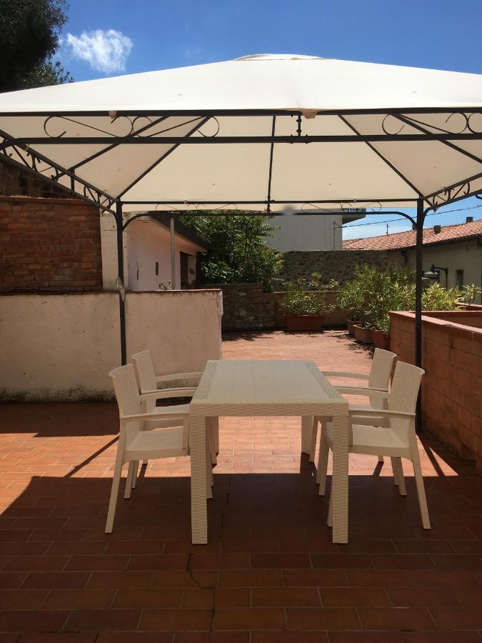 Casa Marina Apartment Кастильоне дела Пеская Екстериор снимка