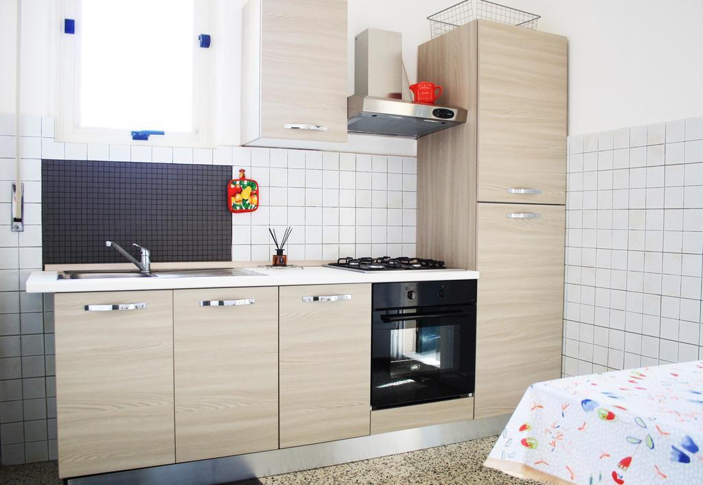 Casa Marina Apartment Кастильоне дела Пеская Екстериор снимка