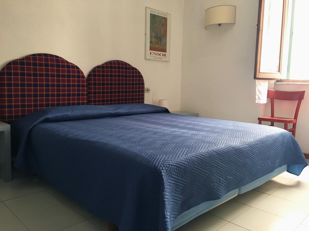 Casa Marina Apartment Кастильоне дела Пеская Екстериор снимка